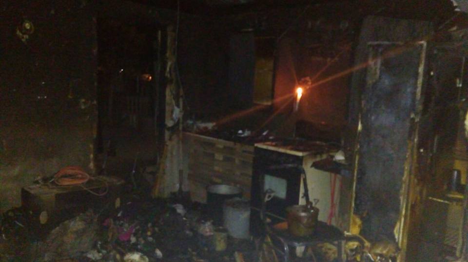 Asiste DIF a familia que perdió casa por incendio