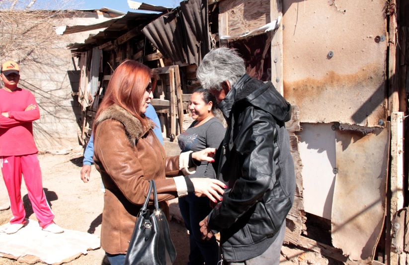 Acude Presidenta del DIF, Luz Aidee Llanes de Rubalcava, a la Ladrillera para atender a familias