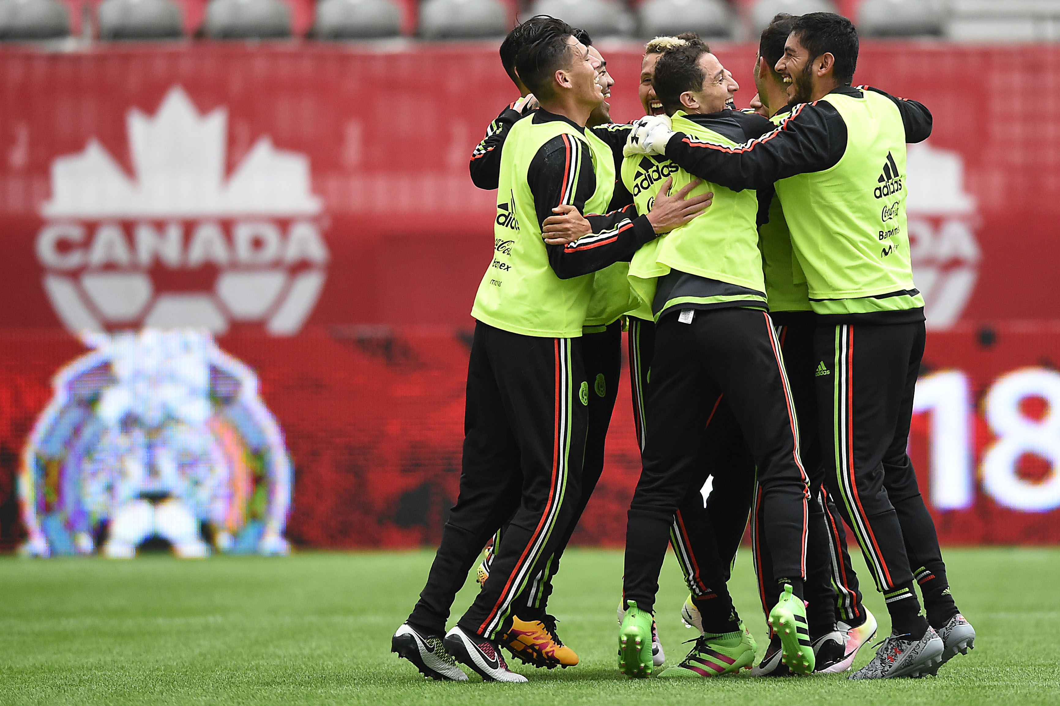 México se mide a Canadá en la Eliminatoria Mundialista